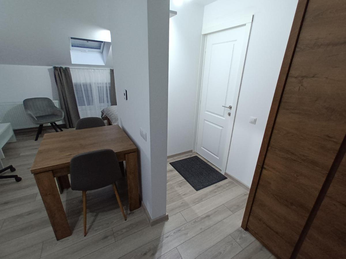 Old Town Studio Apartments บายามาเร ภายนอก รูปภาพ