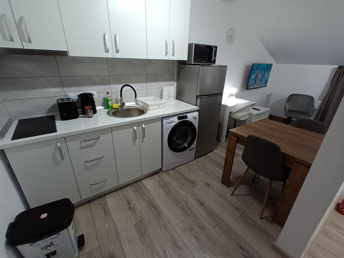 Old Town Studio Apartments บายามาเร ภายนอก รูปภาพ