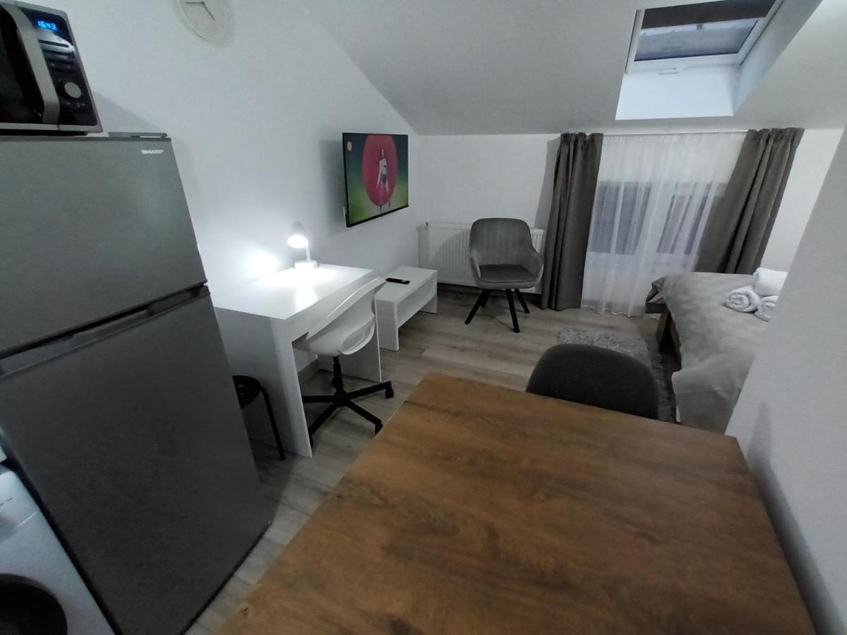 Old Town Studio Apartments บายามาเร ภายนอก รูปภาพ