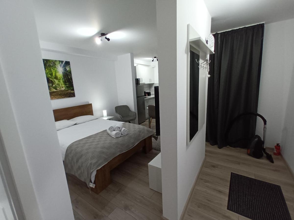 Old Town Studio Apartments บายามาเร ภายนอก รูปภาพ