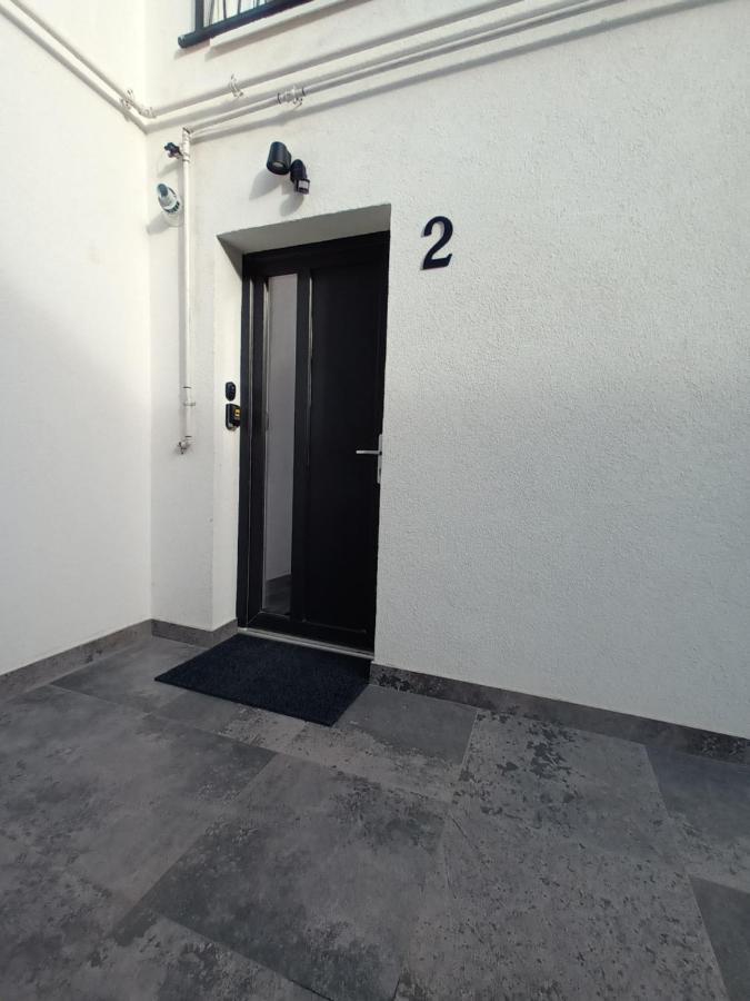 Old Town Studio Apartments บายามาเร ภายนอก รูปภาพ