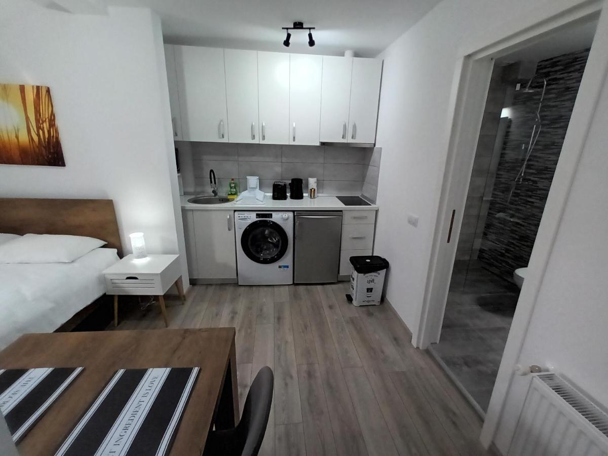 Old Town Studio Apartments บายามาเร ภายนอก รูปภาพ